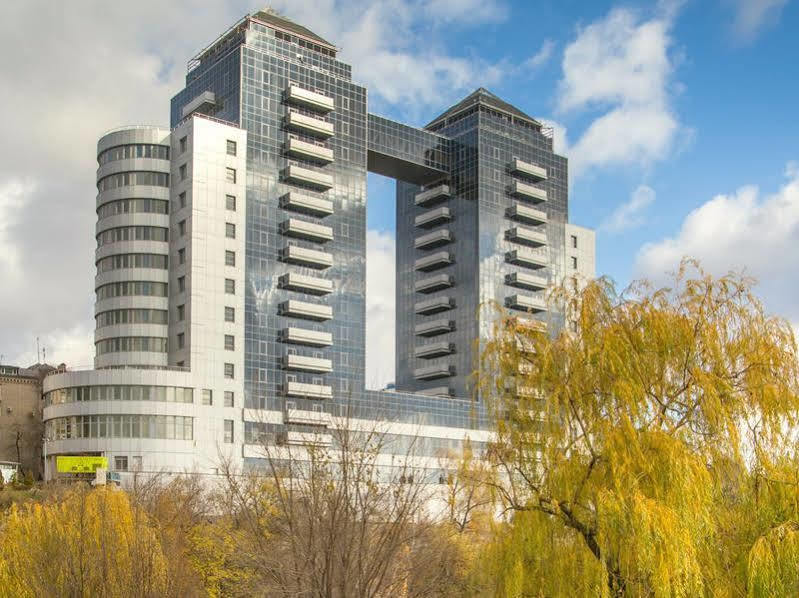 Khortitsa Palace Hotel Zaporizhia Exteriör bild